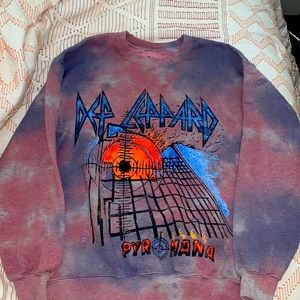 def leppard crew neck